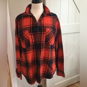 Arizona, Large comfy, cozy plaid long sleeve button down shirt.